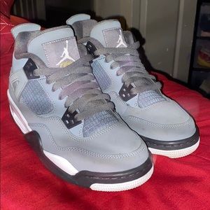 Jordan Retro 4 space gray